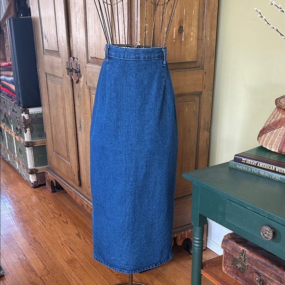 Vintage Dresses & Skirts - VINTAGE 80s High-Waist Denim Pencil Skirt Midi Length